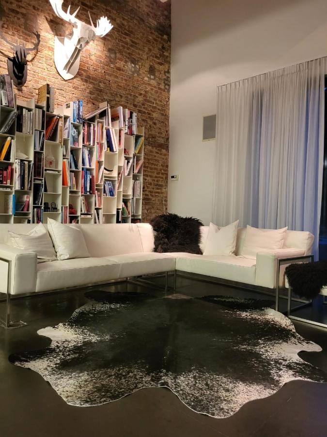 Gezellige Moderne Woning Met Zwemvijver Halle  Bagian luar foto