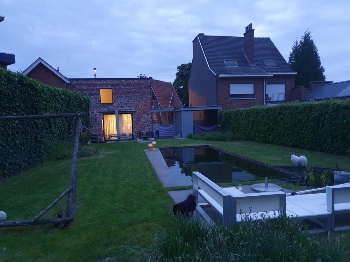Gezellige Moderne Woning Met Zwemvijver Halle  Bagian luar foto
